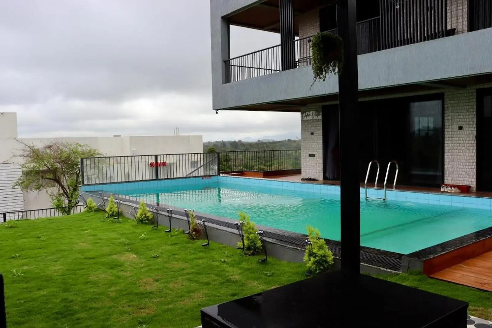 Villa with private pool near Mumbai