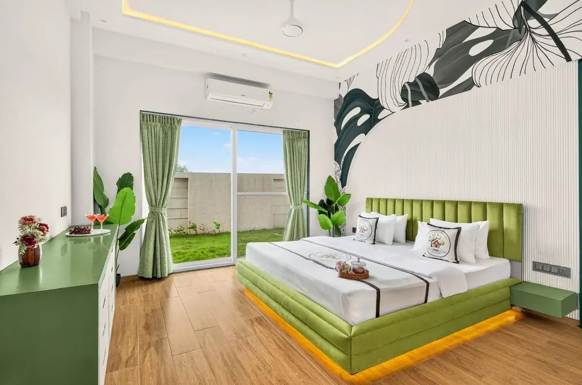 Emerald Oasis Suite with garden access — Greenwood Villa, Igatpuri