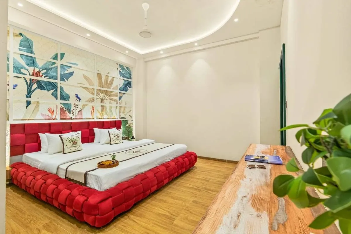 Red Velvet Tropical Escape Suite — Greenwood Villa, Igatpuri