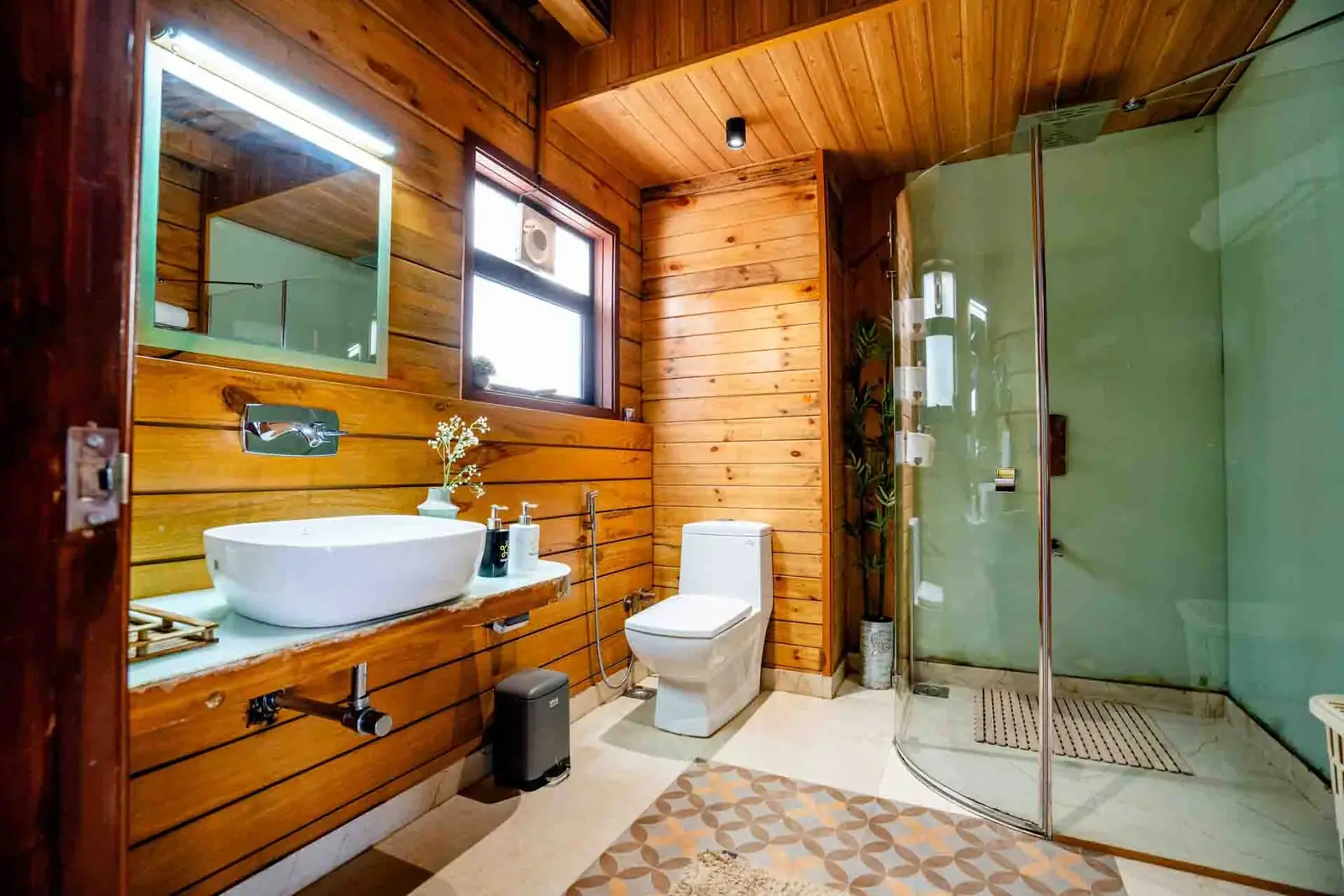 En-suite bathroom with 24-hour hot water — Mantra 147, Pawna Lake, Lonavala