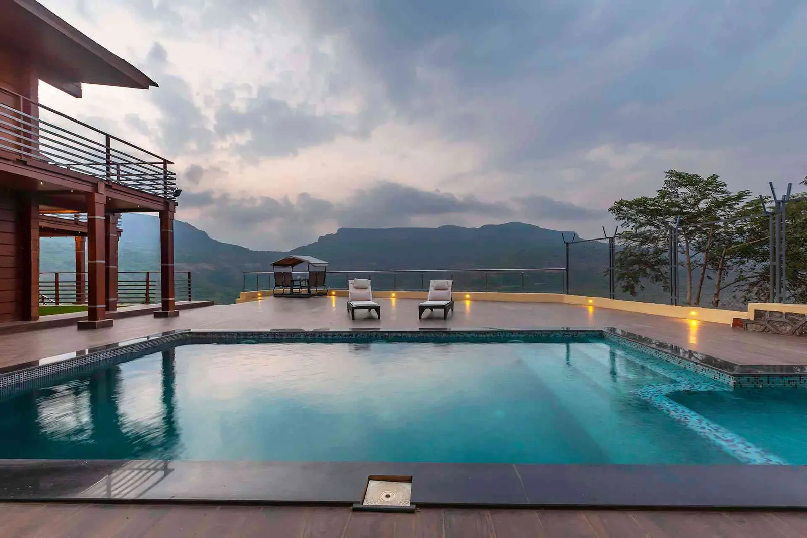Villas near Mumbai with private pools